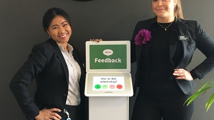T.v. Jessabelle Alejo, Frukostansvarig Quality Hotel Nacka, t.h. Simone Pohjolainen, Hotellchef Quality Hotel Nacka