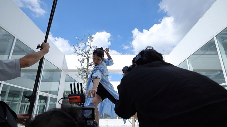 RF 16–28MM F2.8 IS STM_5_B3380_BTS_Lifestyle.JPG