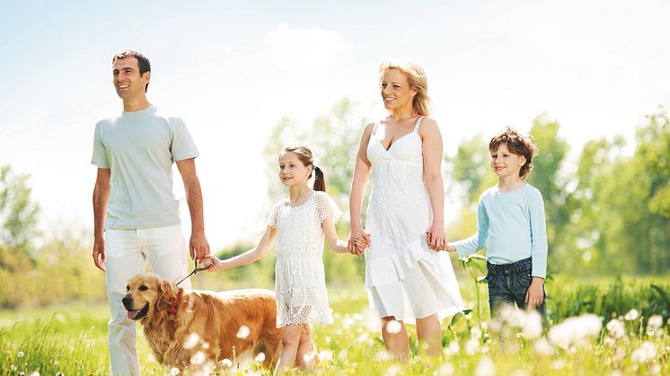 Bild 4_Fressnapf_Familie mit Hund.jpg