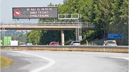 Umeås digitala vägskyltar visar miljöbudskap till trafikanter