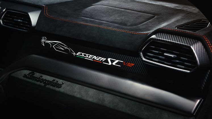 Lamborghini Urus Performante Essenza SCV12 Limited Edition