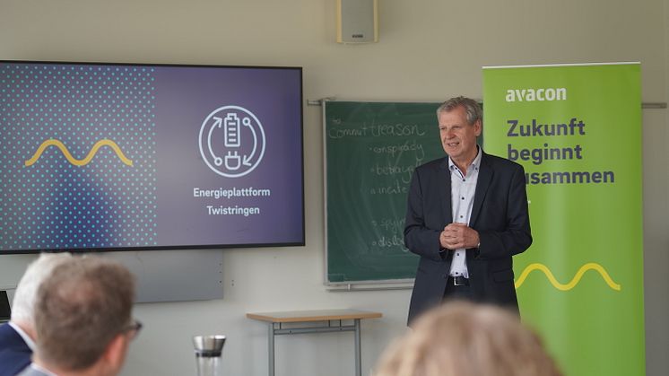 Avacon Kommunalreferent Syke Hermann Karnebogen.JPG