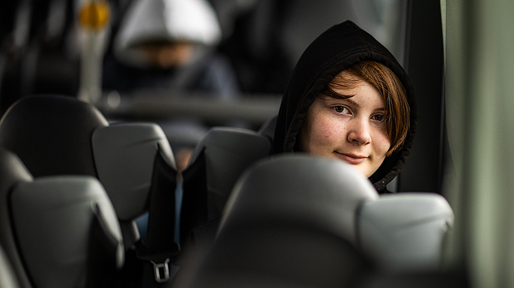 Ia Spets går i högstadiet på Åkerboskolan i Löttorp, dit hon åker från Köpingsvik med skolbuss.