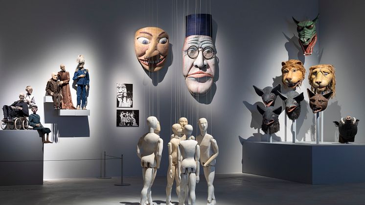 Arne Högsander har skapat dockor och masker åt bland annat Fanny och Alexander. Foto: Västerås konstmuseum