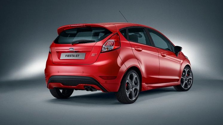 Megérkezik Európába a legütősebb Fiesta izomautó: a Fiesta ST200 látványos stílussal ötvözi a teljesítményt