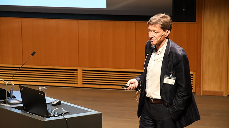 Prosjektleder Einar Lier Madsen ledet sluttkonferansen for Opplevelser i nord. 