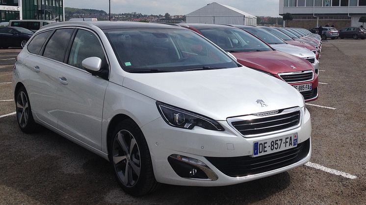 Nya Peugeot 308 SportWagon uppställning