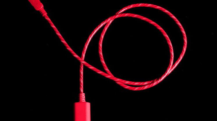 USB-kabel med synlig ström