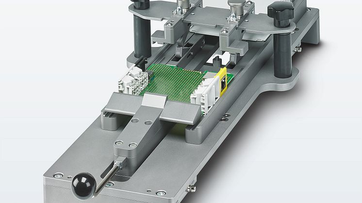 Mounting device for fast final assembly