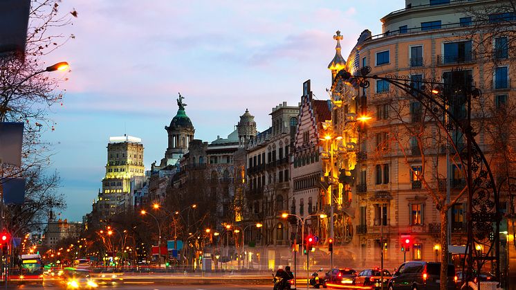 DEST_SPAIN_BARCELONA_PASSEIG_DE_GRACIA_GettyImages-531466629_Universal_Within usage period_58535