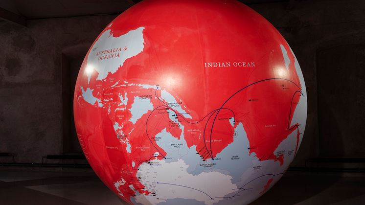 Irene Stracuzzi.  ‘Custom Printing 4-Metre Inflatable Globe’. Symbiosis, Färgfdabriken.