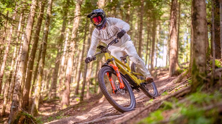 Mountainbike_Cannondale_HandlebarMountProMTB_03275_2.jpg