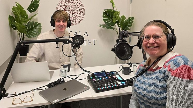 Stefan Candefjord och Kristin Blom poddar.jpg