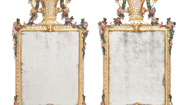 A set of five Italian Louis XVI giltwood and polycrome decorated mirrors. Late 18th century. Estimate: DKK 250,000 / € 33,500