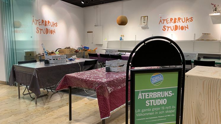 Pressinbjudan: Häng med fjärdeklassarna och skapa i Återbruksstudion i Mitt i City