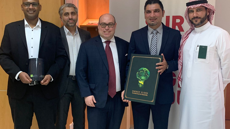 Christoph Pfeifer, Austrian commercial counsellor, honours Dr. Muhammad Wakil Shahzad, winner of the Energy Globe Award Saudi Arabia.