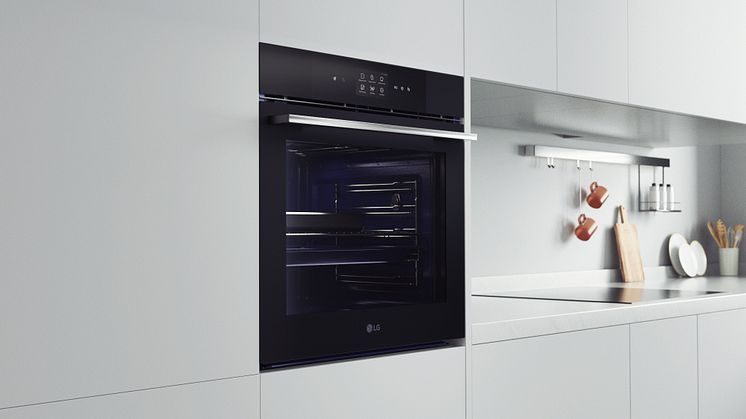 14_WSED7667M_Oven_FocusLifestyle[96].jpg