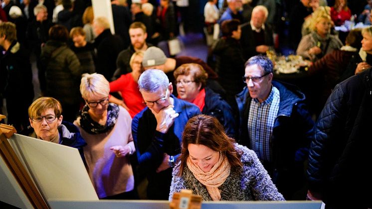 Över 300 personer kom när Riksbyggen bjöd in till informationsmöte om den första etappen vid Strömsör.
