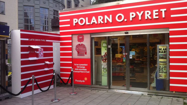 Pressbyrån och Polarn O. Pyret öppnar världens första barnvagns-drive-thru.