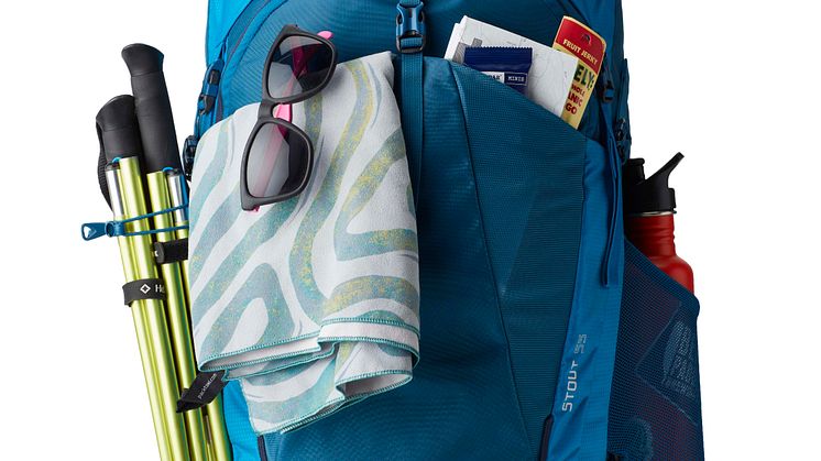 S24_Stout55L_CompassBlue_Propped