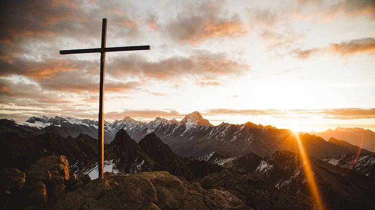 Sonnenaufgang aufs Torrenthorn_@Marco Schnyder
