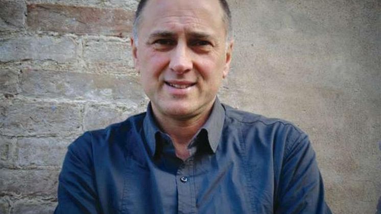 Författarmöten med Premio Strega-nominerade Adrián Bravi