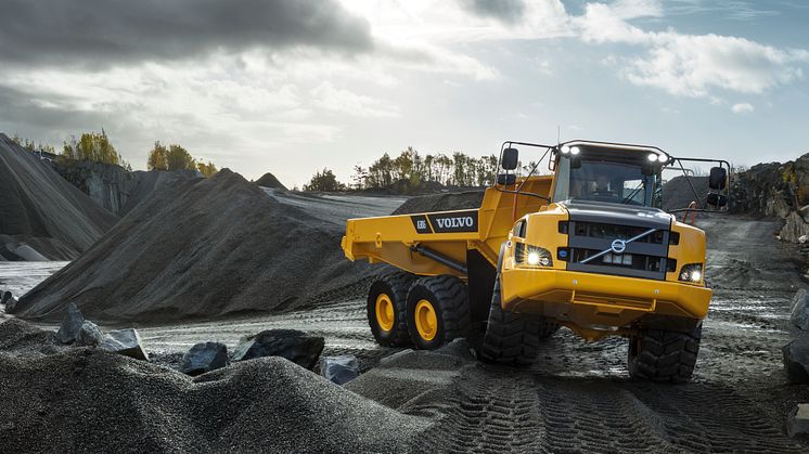 Hoffmann Baumaschinen har bland annat beställt 20 stycken Volvo A30G dumprar från Swecon.