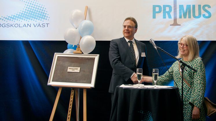 Idel glada miner denna invigningsdag hos rektor Martin Hellström Högskolan Väst och Madelene Sandström, vd på KK-stiftelsen
