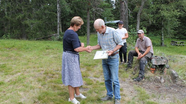 Årets ängsbrukare 2021-Ylva Thörn och Sören Eriksson1-Foto Märta Ohlsson.JPG