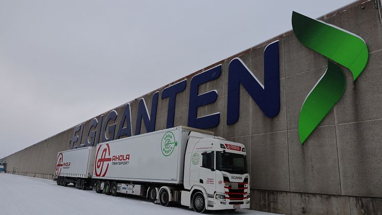 Elgiganten Logistik startar upp flöde med HCT-ekipage från Jönköping till Finland