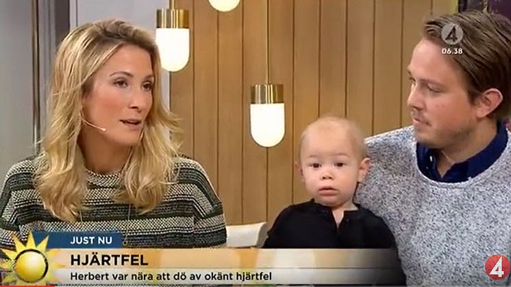 Hjärtebarnet Herbert hälsade på Tilde och Peter i Nyhetsmorgon