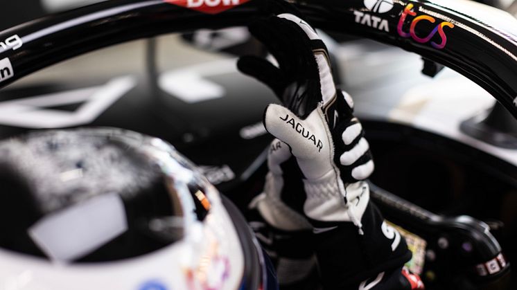 J_TCS_Racing_S9_Valencia_Sam_Bird_161222_004