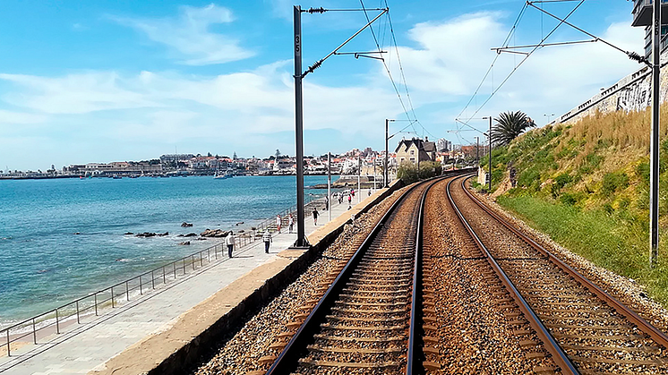 Hitachi Rail to modernise telecommunications and passenger information systems on the important commuter Cascais Line in Lisbon