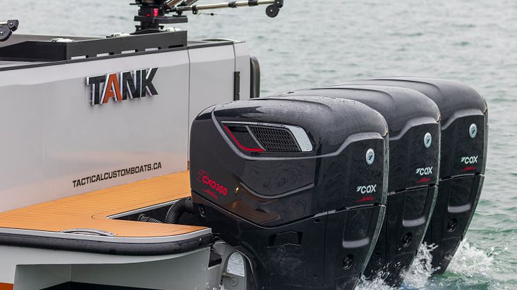 Cox’s California-based distributor, Boatswain’s Locker, has installed a triple-CXO300 configuration on an Adventure-44 Tactical Custom Boat 