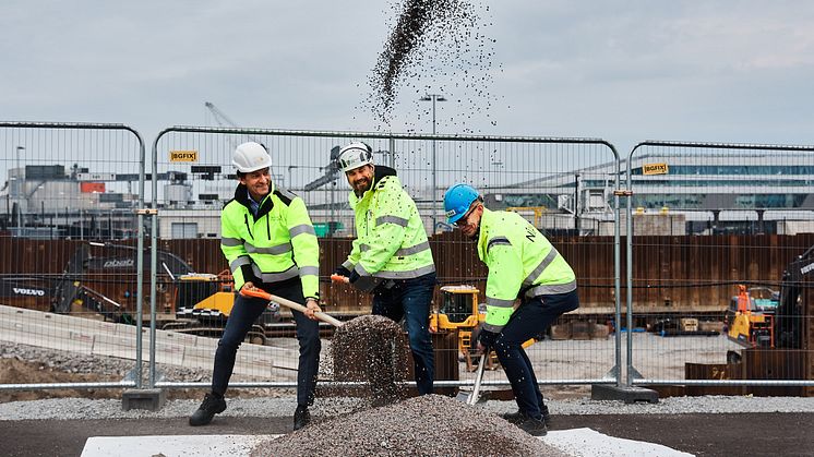 Tomas Hermansson, Bonnier Fastigheter, Staffan Lorentz, projektchef Stockholms stad och Hans lisserkers, projektutvecklingschef, Niam. Bild: Bonnier Fastigheter
