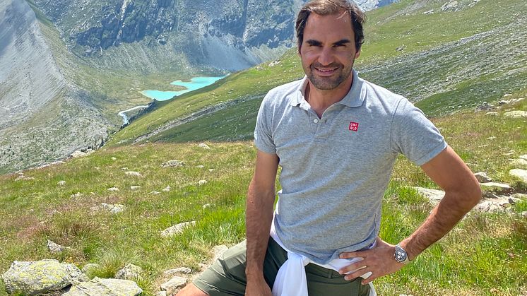 RF beim Wandern in den Schweizer Alpen, Engadin, Graubünden (c) Roger Federer