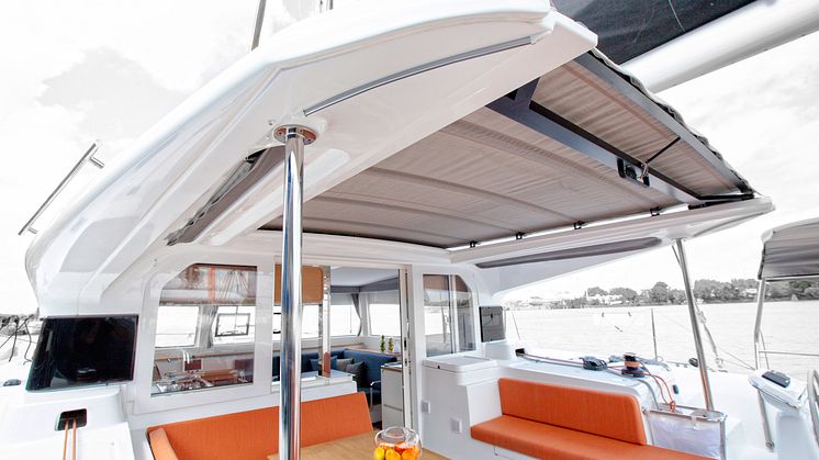 High res image - Raymarine - EXCESS 12 deck saloon