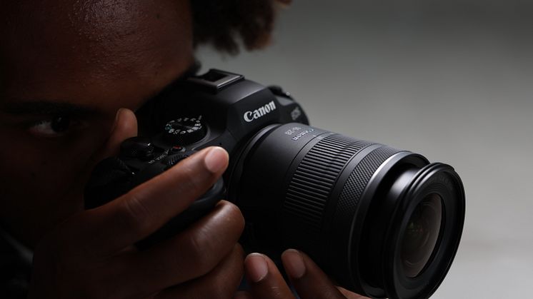 RF 16-28mm F2.8 IS STM_R6_D4043_Lifestyle.JPG