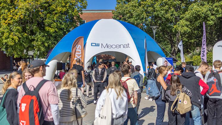 Mecenats besök på campus är populära bland studenterna