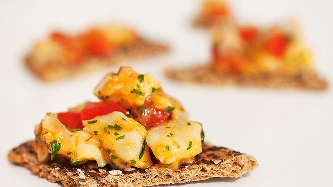 Het ananas- och mangoceviche