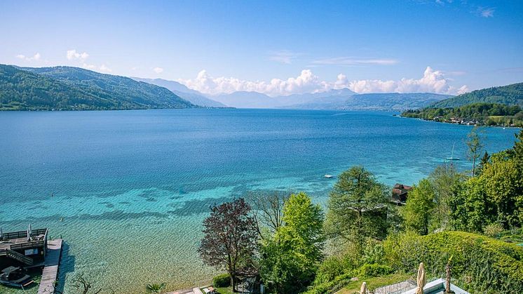 Sicht über den See - Attersee Hotelbetrieb GmbH.jpg
