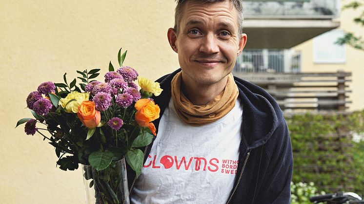 Alex Hinchcliffe vinner Clowner utan Gränsers utmärkelse Årets insats 2019