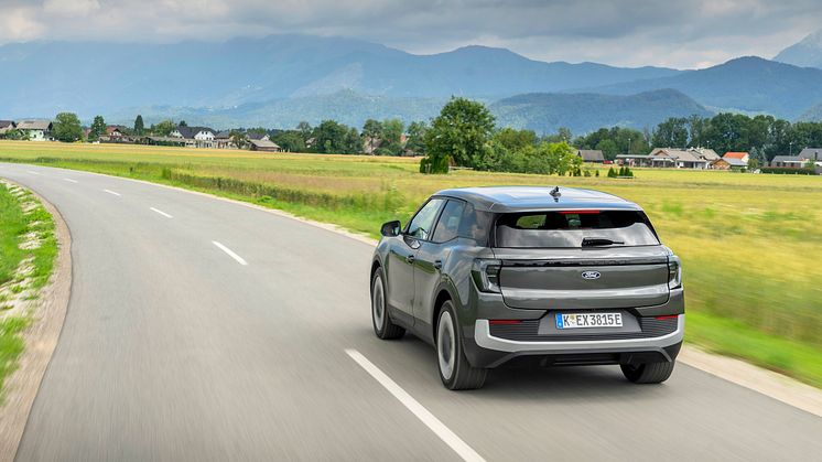 FORD EXPLORER Magnetic Grey 2024 (16).jpg