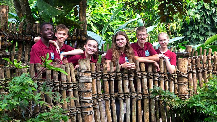 Jugendliche der neuen Dokuserie „Elefant, Tiger & Kids“ im Zoo Leipzig - Foto: MDR/Cine Impuls