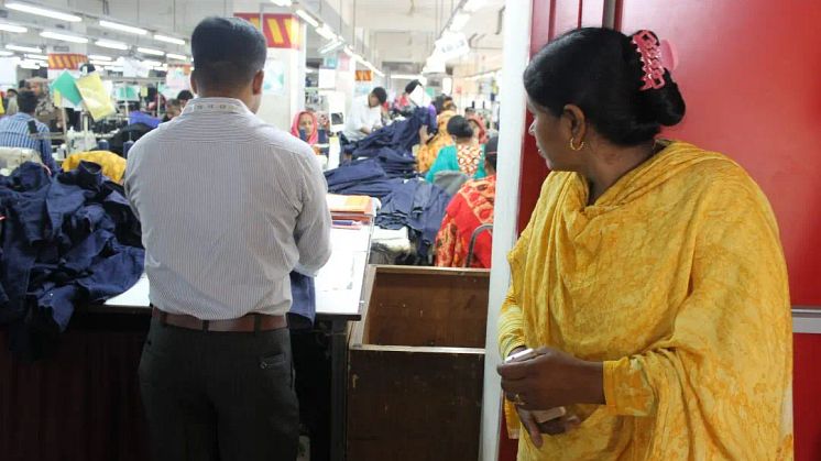 Fabrik i Ashulia, utanför Dhaka, bild från Swedwatch och Fair Actions gemensamma rapport från 2018, "Power of the voice - Perspectives from workers and buyers on social dialogue within the Bangladeshi garment sector." FOTO: Anna Åkerblom / Swedwatch 