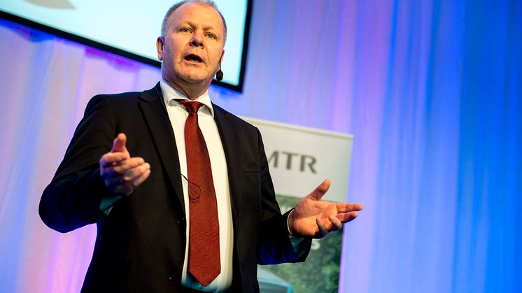 Peter Viinapuu, VD MTR Nordic, talar vid Utmärkelsen Svensk Kvalitet