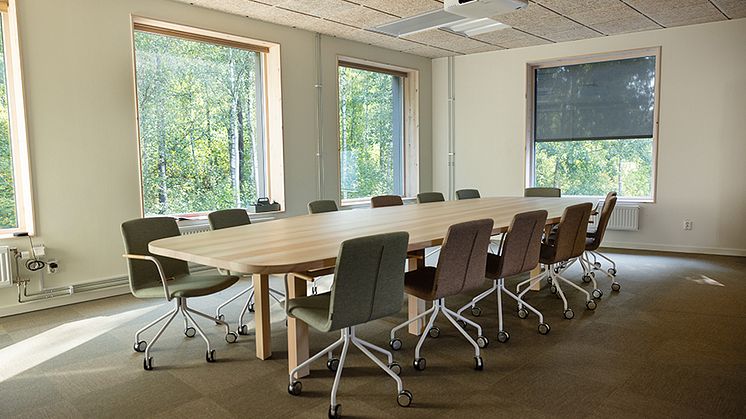 Vaxjo-energi-renovering-kontor-konferensmobler.jpg
