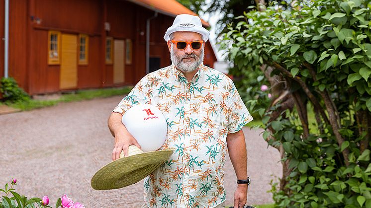 Daniel står redo – så snart det är möjligt vill han resa bort med hela familjen.