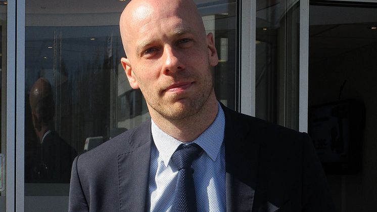 ”Med flere bæredygtige materialer fra Bygma spiller vi en aktiv rolle i at reducere Danmarks samlede CO2-udledning” siger marketingdirektør Lasse Weien Svendsen.
