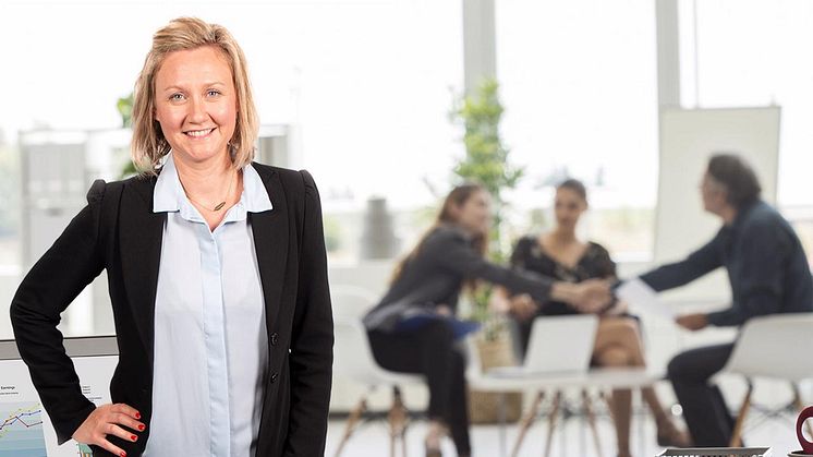 Simployers HR- og ledelsesrådgiver Fam Manson sier de som inngår i en systematisk onboardingsprosess har 69 prosent større sannsynlighet for at den ansatte blir værende i over tre år.  FOTO: Simployer